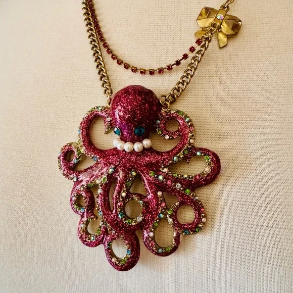 Betsey Johnson Fuchsia and Gold Octopus Necklace - Picture 4 of 8